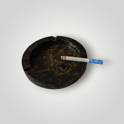 Cenicero de granito negro