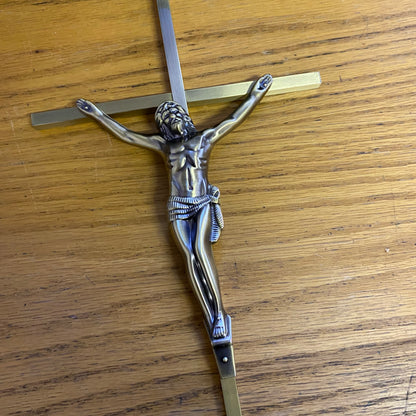 Cruz con Cristo en Metal – Bronce Envejecido 45 cm