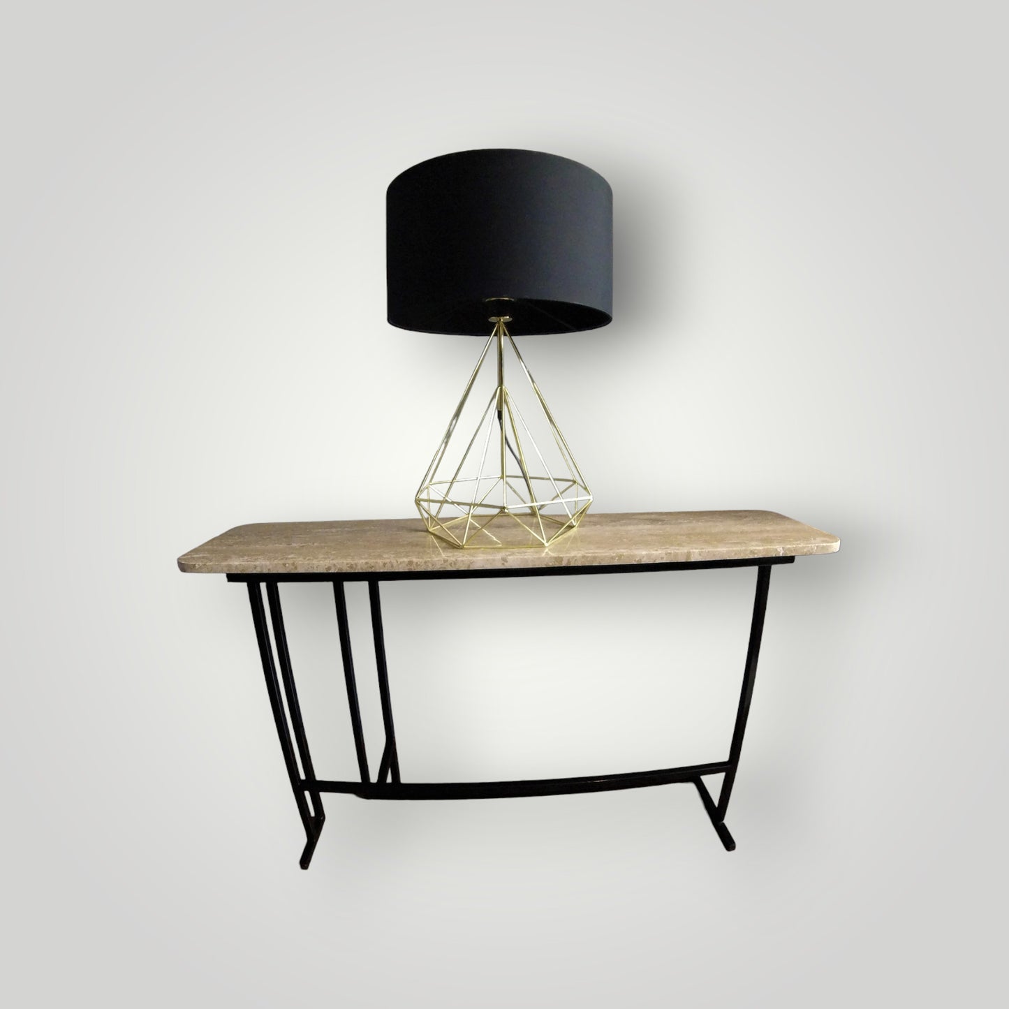 Mesa de arrimo de mármol con base metálica