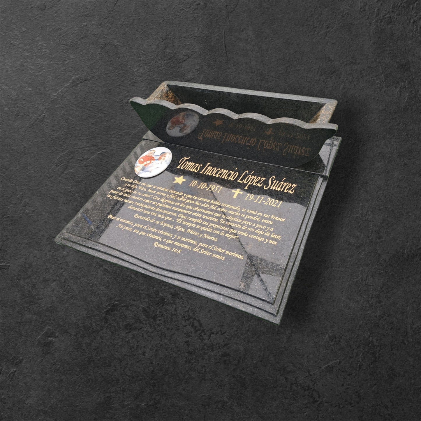 Lapida de piso más florero de granito A1