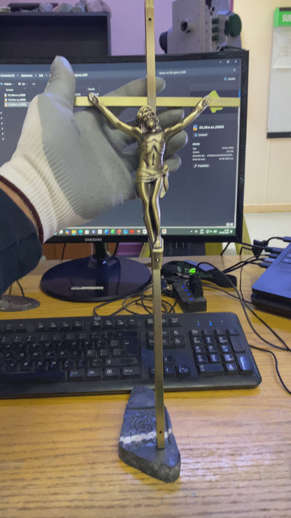 Cruz con Cristo en Metal – Bronce Envejecido 45 cm